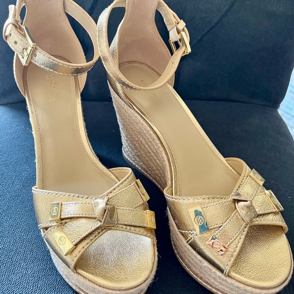 Michael Kors gold leather wedges - Picture 1 of 8